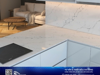 Mặt bếp đá hoa cương có bị thấm ố dầu mỡ không?