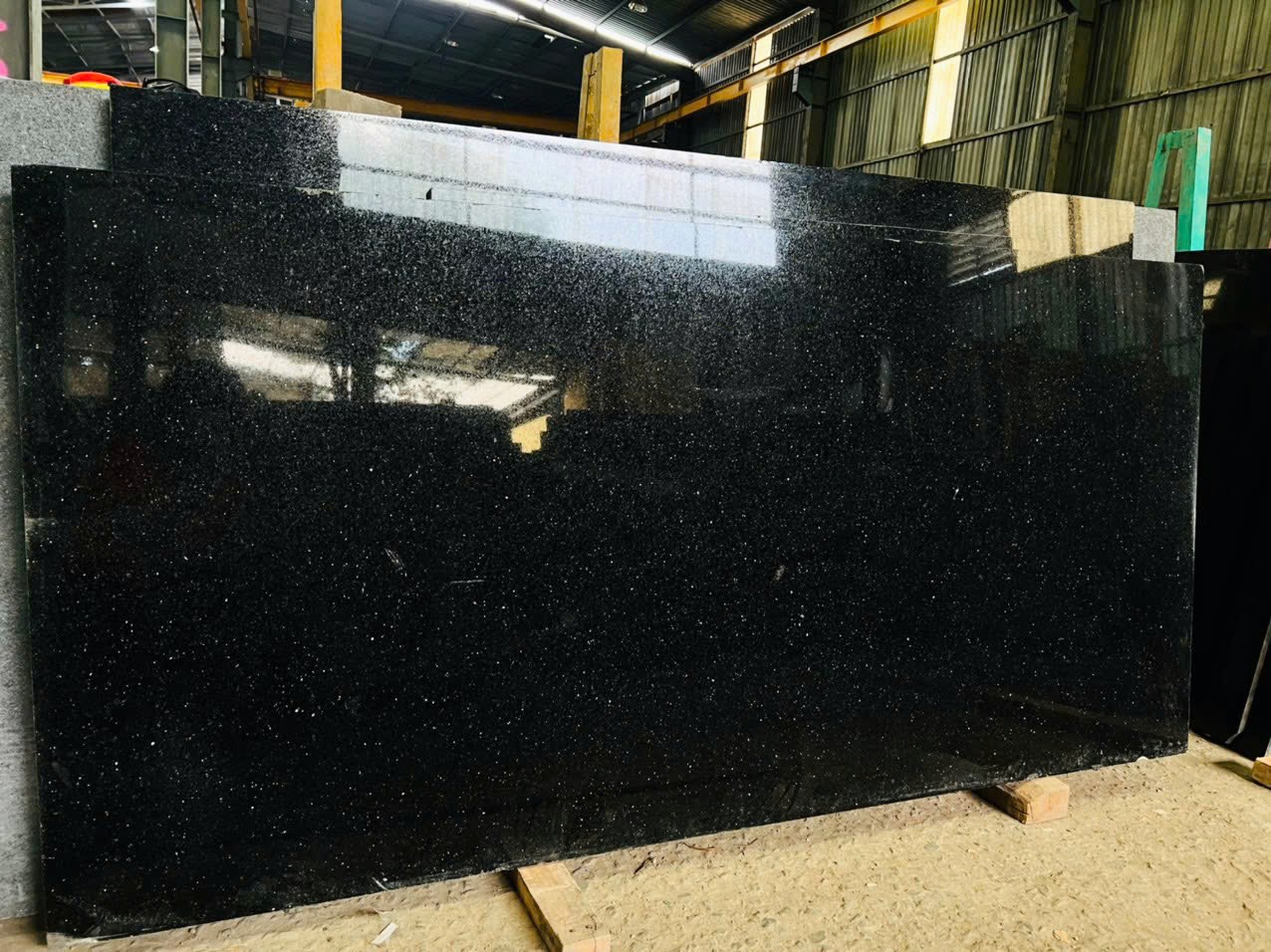 Đá hoa cương đen