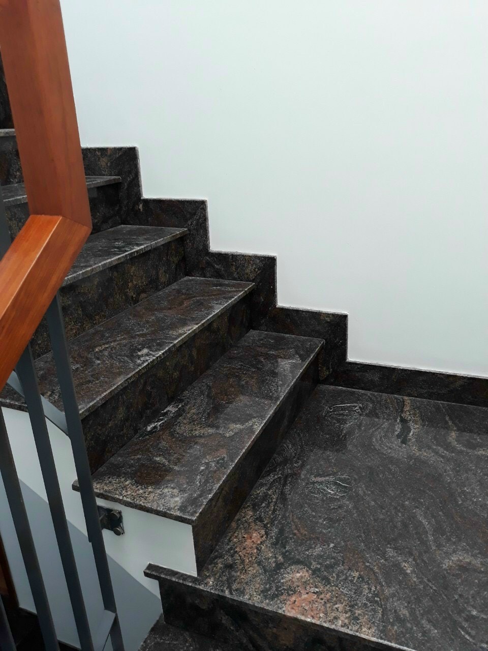 Thi công đá hoa cương đồng nai