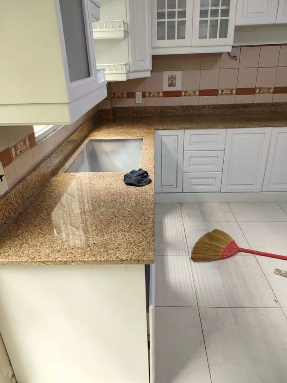 thi công mặt bếp đá hoa cương