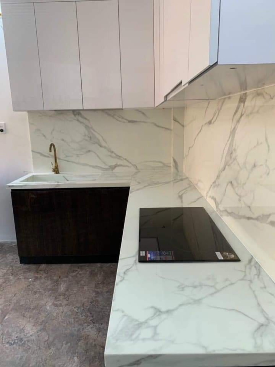 thi công mặt bếp đá hoa cương